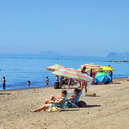 Spacious Beachfront Town House In With Fully Equipped Kitchen, Pools, Garden, Sea View