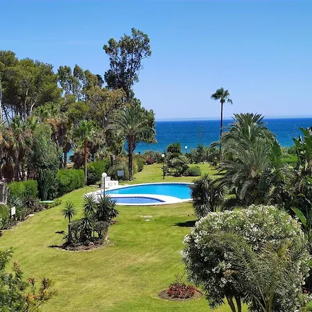 Spacious Beachfront Town House In With Fully Equipped Kitchen, Pools, Garden, Sea View Estepona