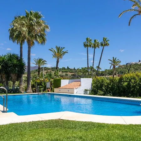 Spacious Beachfront Town House In With Fully Equipped Kitchen, Pools, Garden, Sea View Holiday home