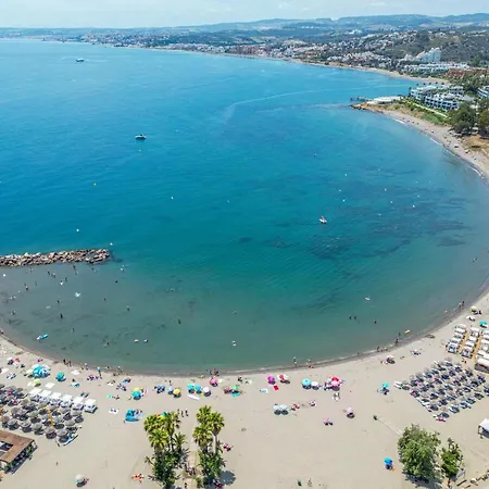 Spacious Beachfront Town House In With Fully Equipped Kitchen, Pools, Garden, Sea View Estepona