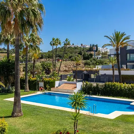 Spacious Beachfront Town House In With Fully Equipped Kitchen, Pools, Garden, Sea View *