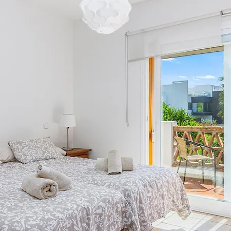 Prázdninový dům Spacious Beachfront Town House In With Fully Equipped Kitchen, Pools, Garden, Sea View Estepona
