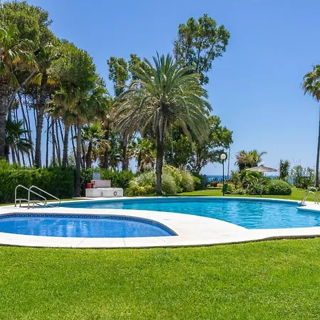Spacious Beachfront Town House In With Fully Equipped Kitchen, Pools, Garden, Sea View Holiday home Estepona